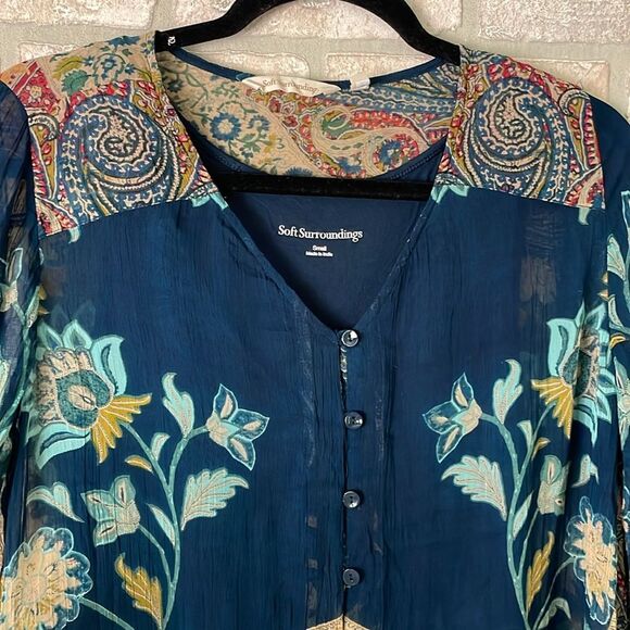Soft Sureounding Blouse size Sm - Picture 3 of 9